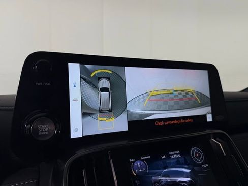 Used 2024 Lexus LX 600 4WD w/ Premium Package image 23