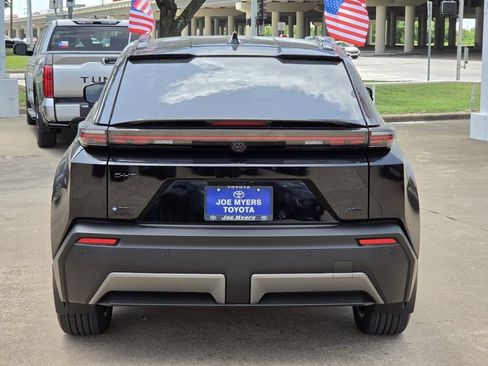 New 2026 Toyota C-HR AWD/4WD image 8
