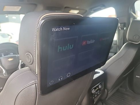 Used 2023 Chevrolet Suburban Premier w/ Advanced Technology Package image 12