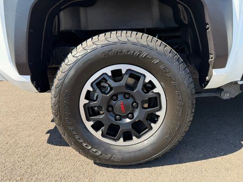 Used 2024 Toyota Tacoma TRD Off-Road AWD/4WD image 9