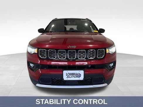 Used 2025 Jeep Compass Limited AWD/4WD image 3