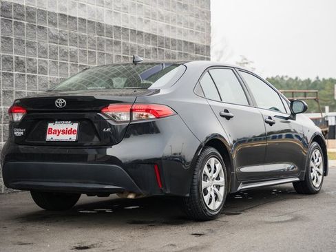 Used 2020 Toyota Corolla LE image 5