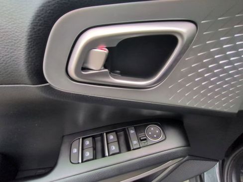 Used 2023 Kia Soul LX image 20