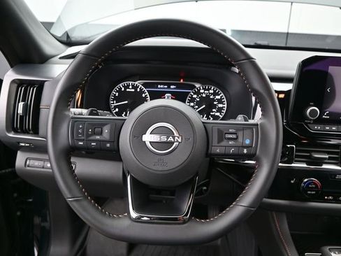 Used 2025 Nissan Pathfinder Rock Creek image 6