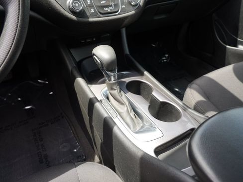 Used 2021 Chevrolet Malibu LS FWD image 24