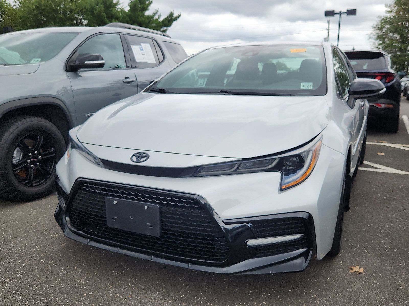 Used 2022 Toyota Corolla SE FWD image 3