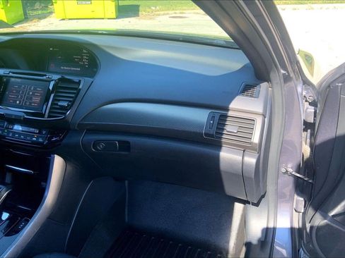 Used 2017 Honda Accord EX-L image 17