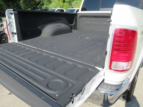 Used 2018 RAM 2500 Laramie w/ Snow Chief Group AWD/4WD image 9