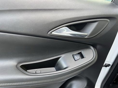 Used 2022 Buick Encore GX Select w/ Advanced Technology Package image 31