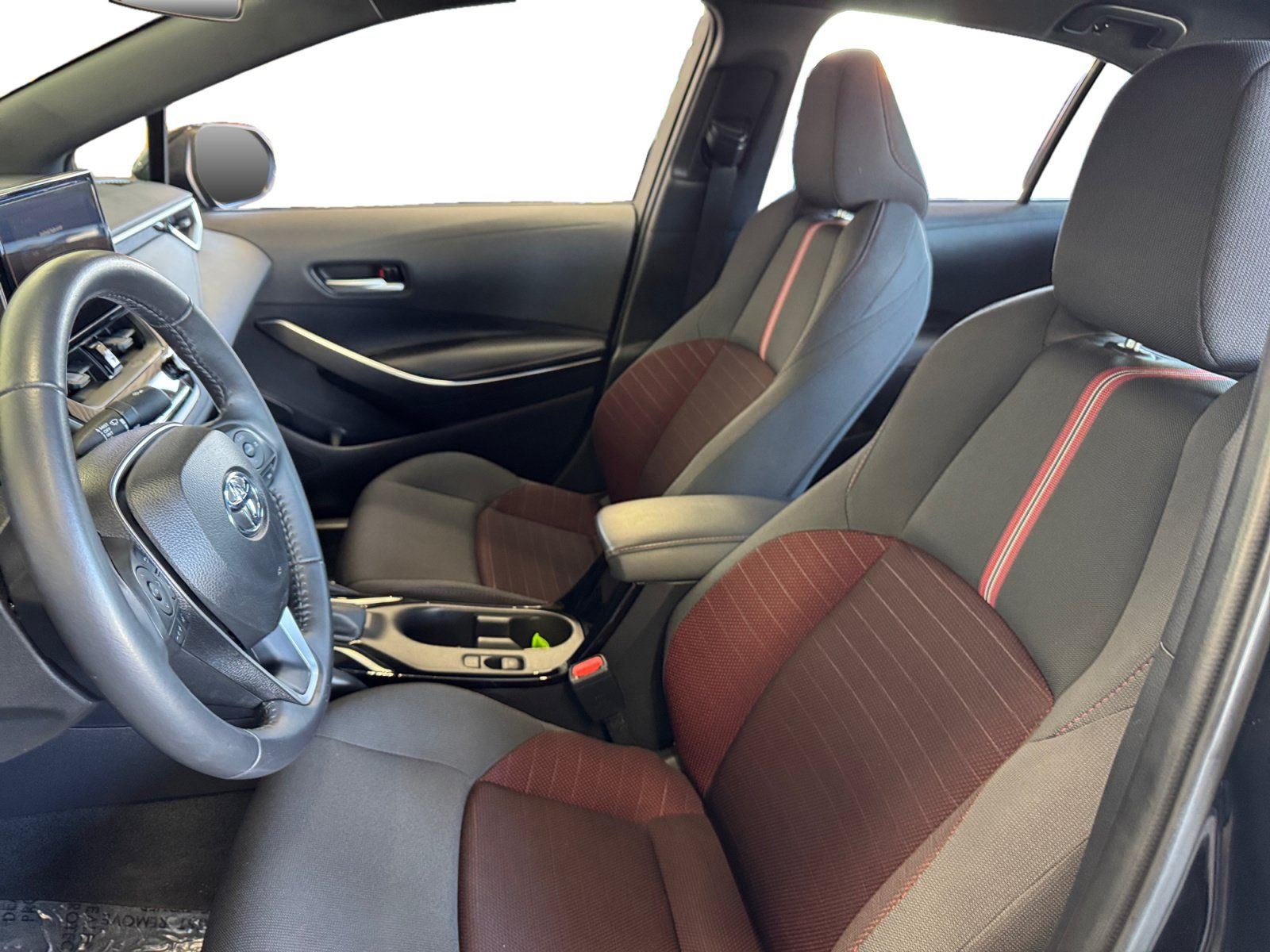 Used 2024 Toyota Corolla SE FWD image 9