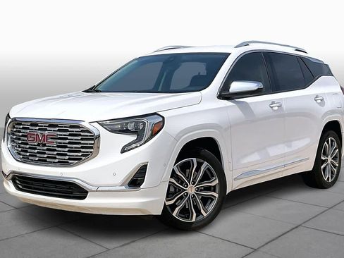 Used 2020 GMC Terrain Denali w/ Denali Premium Package image 3