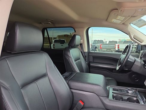 Certified 2023 Ford Expedition XLT image 13