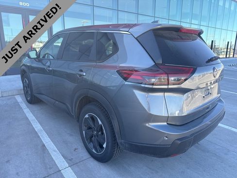 Certified 2025 Nissan Rogue SV image 7