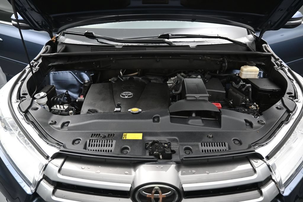 Used 2017 Toyota Highlander XLE FWD image 40
