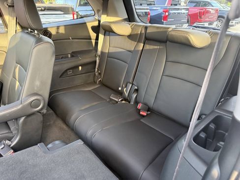 Used 2021 Honda Pilot Touring image 14