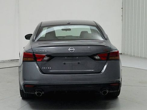 Used 2025 Nissan Altima 2.5 SR FWD image 6