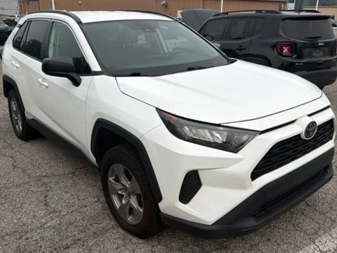 Used 2022 Toyota RAV4 LE AWD/4WD image 3