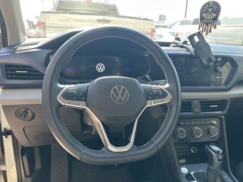 Used 2022 Volkswagen Taos SE image 10