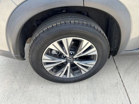 Used 2023 Nissan Rogue SV FWD image 13