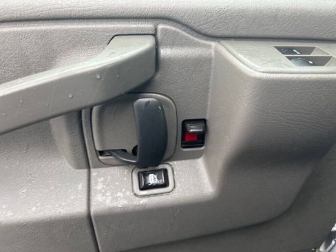 Used 2017 Chevrolet Express 3500 LT w/ LT Preferred Equipment Group RWD image 14