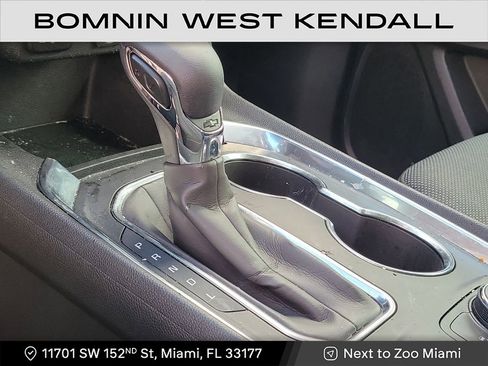 Used 2021 Chevrolet Traverse LS image 19