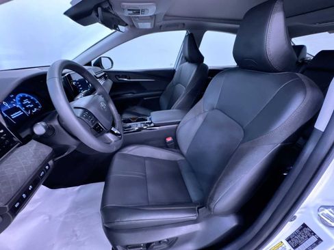 Used 2025 Toyota Camry XLE FWD image 14