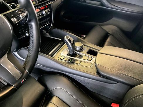 Used 2018 BMW X6 sDrive35i w/ M Sport Package RWD image 15