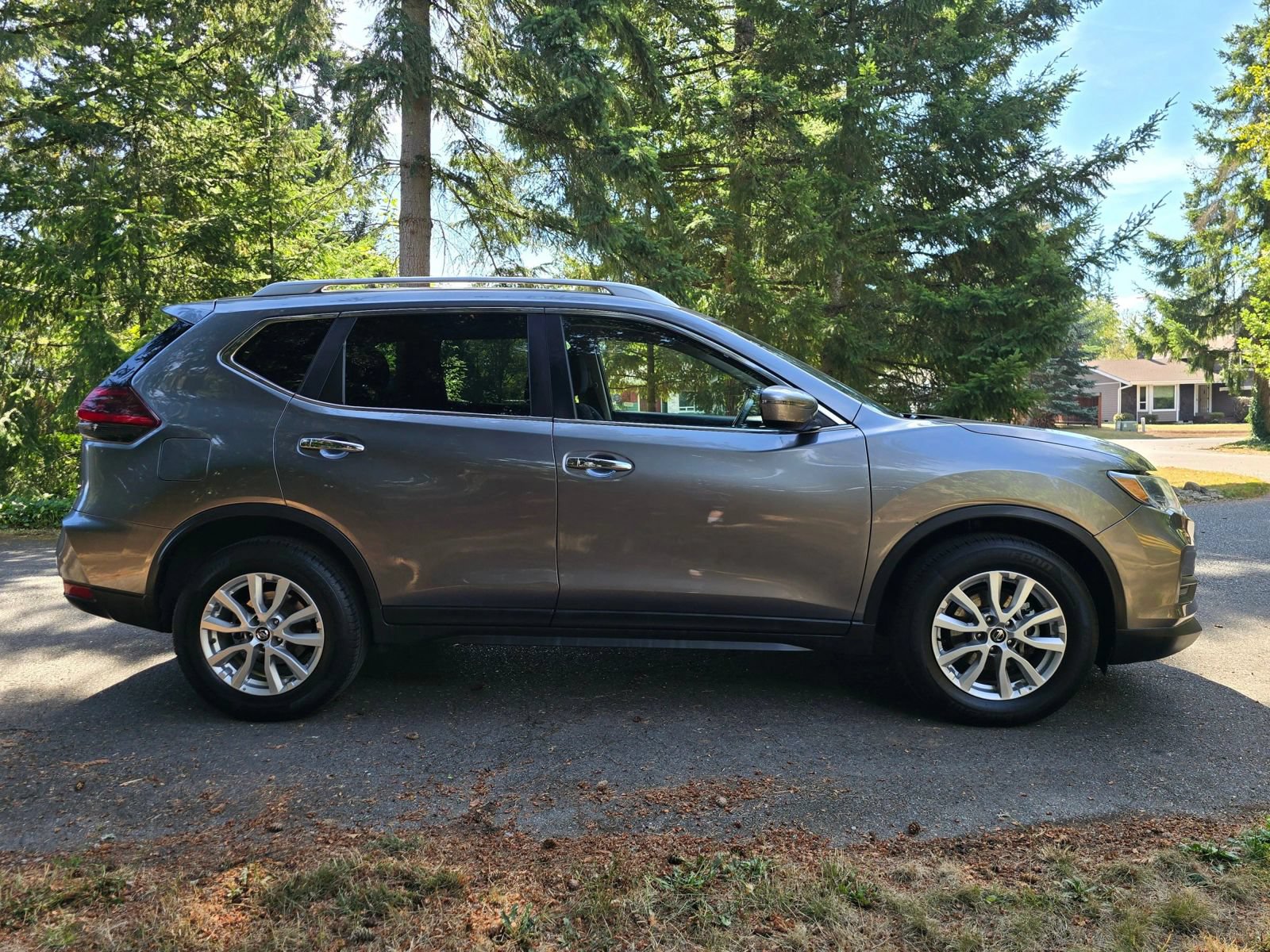Used 2019 Nissan Rogue SV FWD image 7