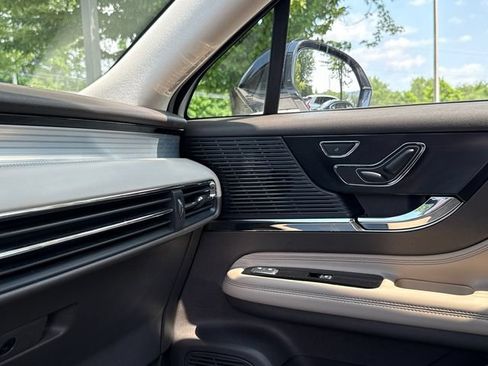 Used 2020 Lincoln Corsair AWD w/ Premium Package image 18
