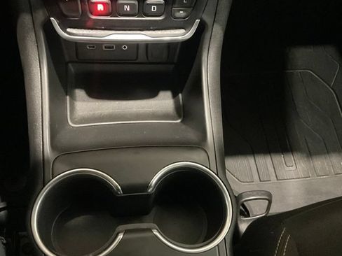 Used 2020 GMC Terrain SLE FWD image 19