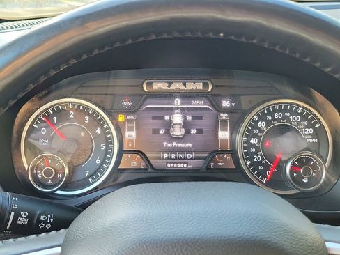 Used 2022 RAM 1500 Big Horn AWD/4WD image 30