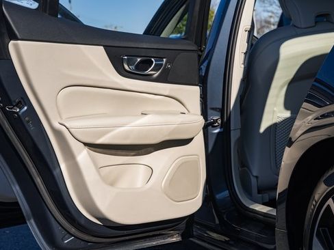 Certified 2023 Volvo S60 B5 Ultimate w/ Climate Package image 33