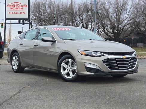 Used 2022 Chevrolet Malibu LT image 2