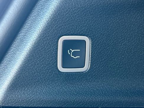 New 2026 Chrysler Pacifica Select image 35