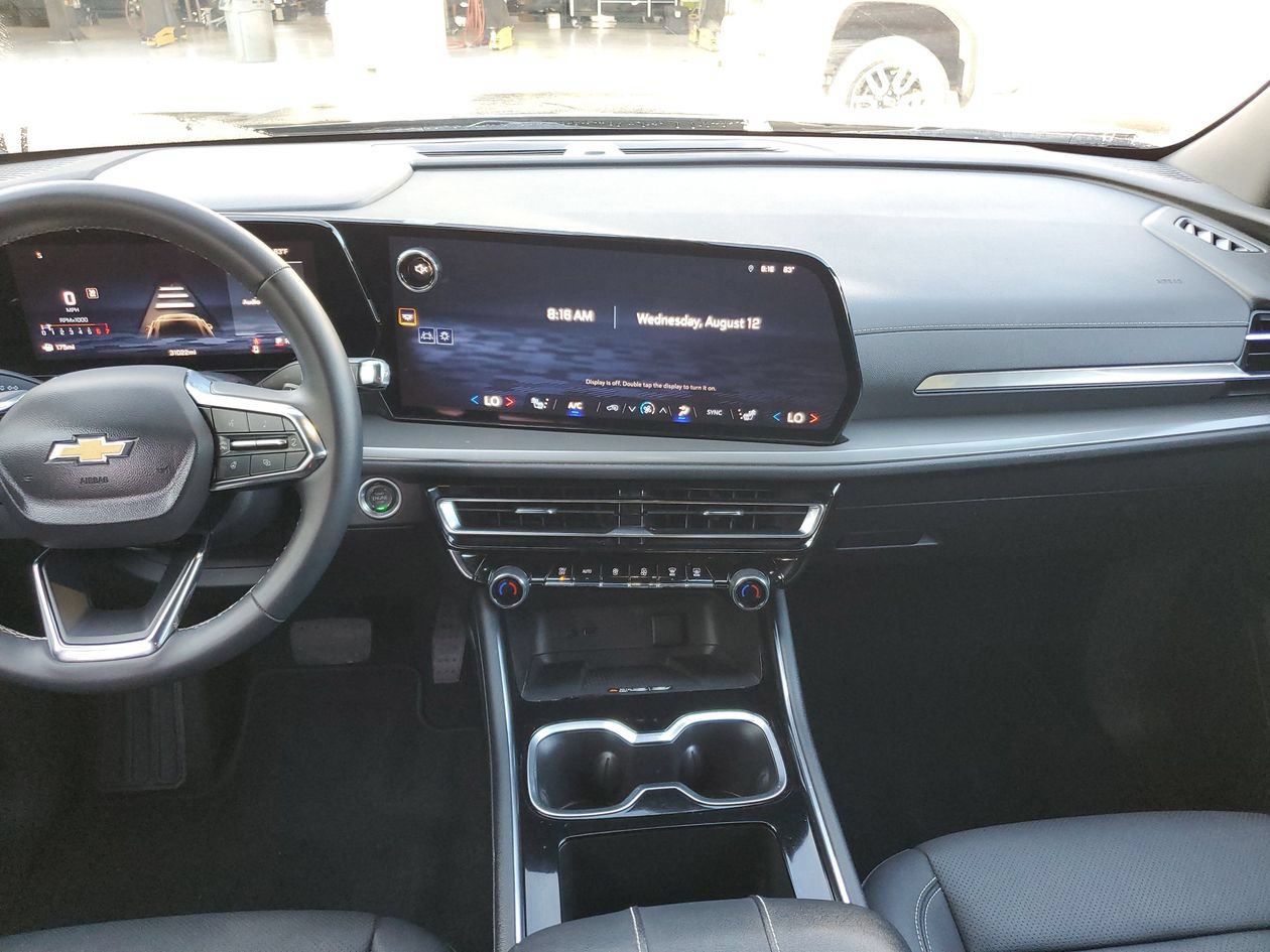 Used 2026 Chevrolet Traverse LT FWD image 12