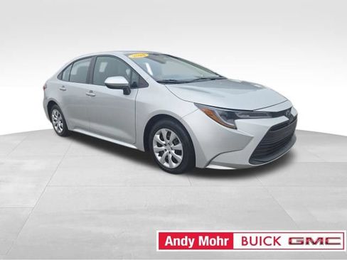 Used 2024 Toyota Corolla LE FWD image 2