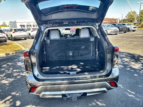 Used 2021 Toyota Highlander Platinum image 33