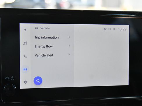 Used 2024 Toyota Corolla SE w/ SE Package image 21