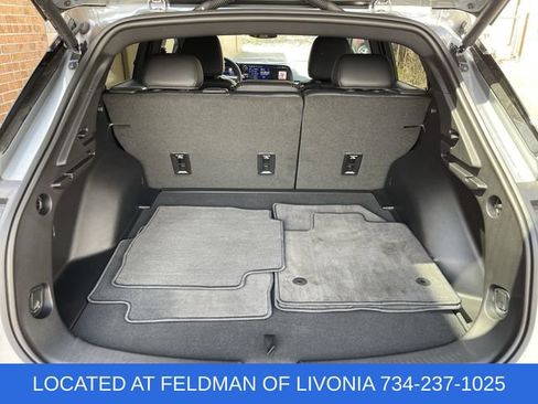 Certified 2025 Chevrolet Equinox EV LT FWD image 23