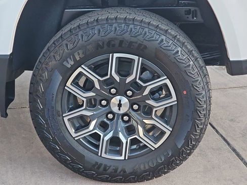 New 2026 Chevrolet Colorado Z71 image 37