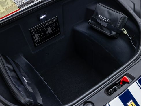 Used 2025 Ferrari 296 GTS image 27