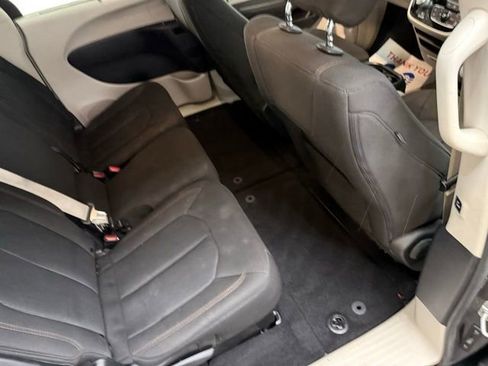 Used 2020 Chrysler Pacifica Touring w/ Cold Weather Group image 34