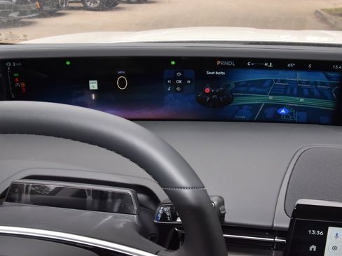 New 2026 Lincoln Nautilus Premier image 25