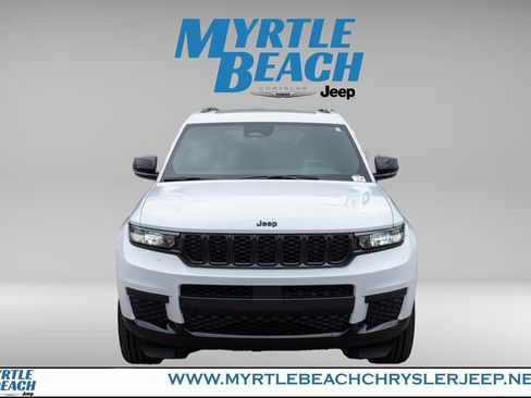 Certified 2024 Jeep Grand Cherokee L Altitude image 9