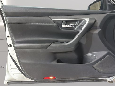 Used 2018 Nissan Altima 2.5 SL FWD image 21