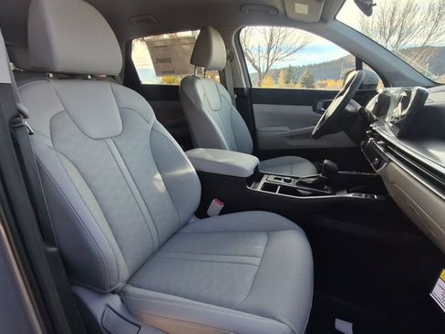 New 2025 Kia Sorento S image 16