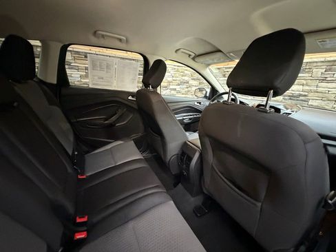 Used 2019 Ford Escape SE image 29