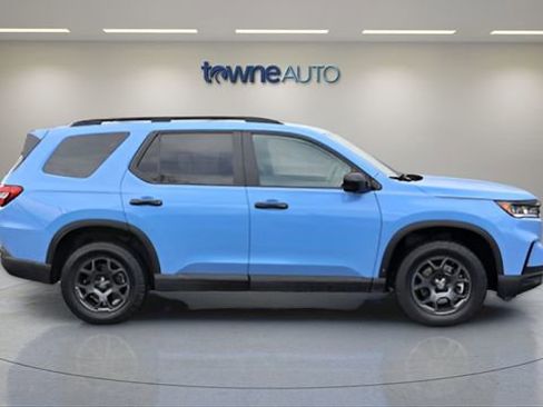 Used 2024 Honda Pilot TrailSport image 6