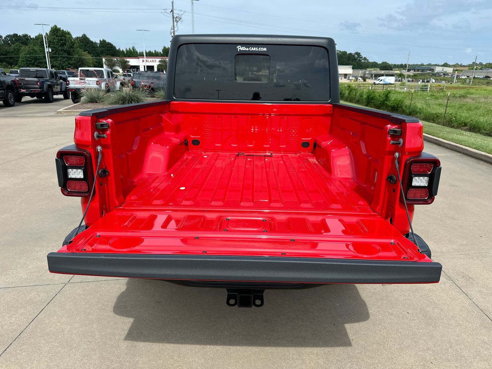 Used 2024 Jeep Gladiator Rubicon w/ Safety Group AWD/4WD image 21