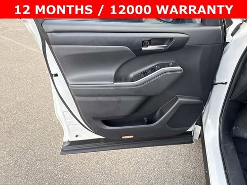 Used 2022 Toyota Highlander XLE image 13